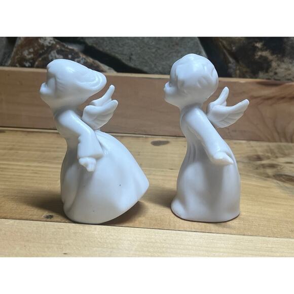 Vintage Schmid Bros Made In Japan Kissing Angels Bisque Figurines Boy Girl 3.5" - Picture 4 of 8